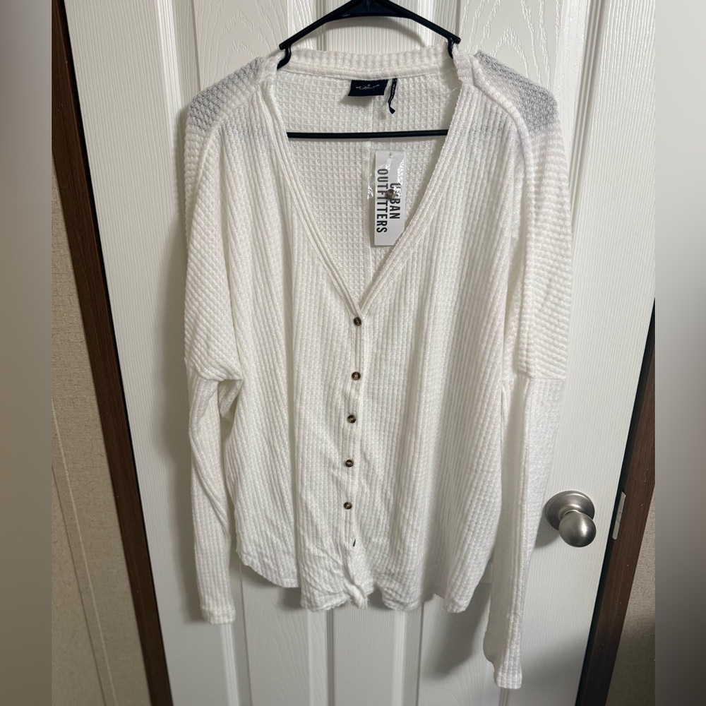 NWT Urban outfitters ivory button sleeve top sz L